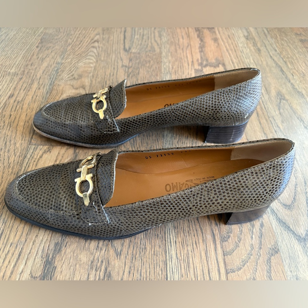SALVATORE FERRAGAMO | VINTAGE Brown Loafers for Women. Size 10.5 3-A.